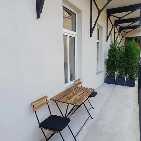 Casa B6 - * Brno