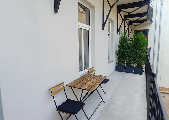 Casa B6 - * Brno